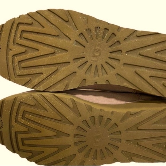 Women’s UGG Kristen Wedge Booties size 10 - Picture 8 of 8